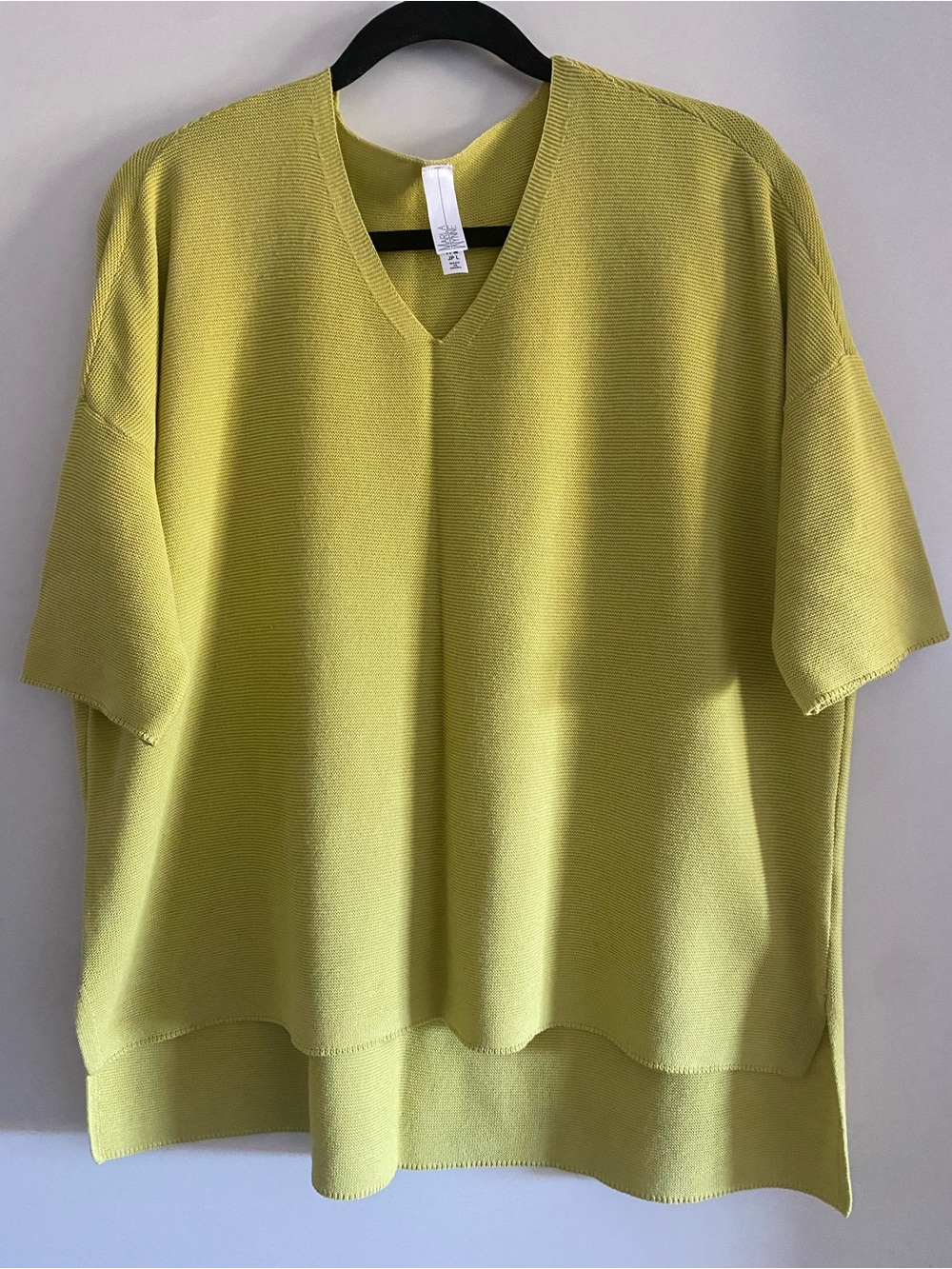 Marla Wynne V-Neck Short Sleeve Knit Top - Lime Green